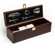 (Art. K236) Set de vino 5 piezas en caja de madera. �No incluye Botella!